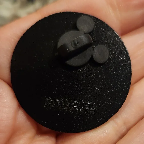 (5 For $30) Disney Pin Marvel Avengers Green Hulk Booster Pin - Picture 2 of 3